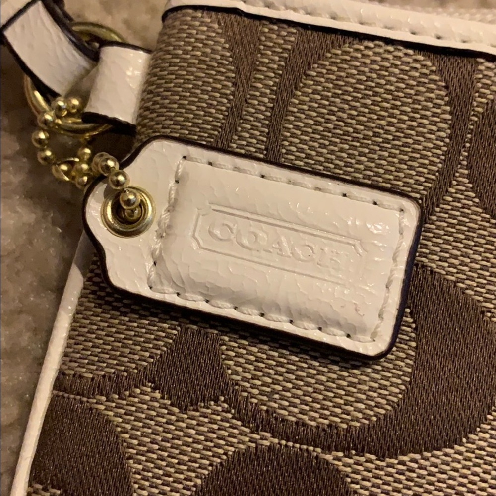Coach wristlet - Picture 3 of 4